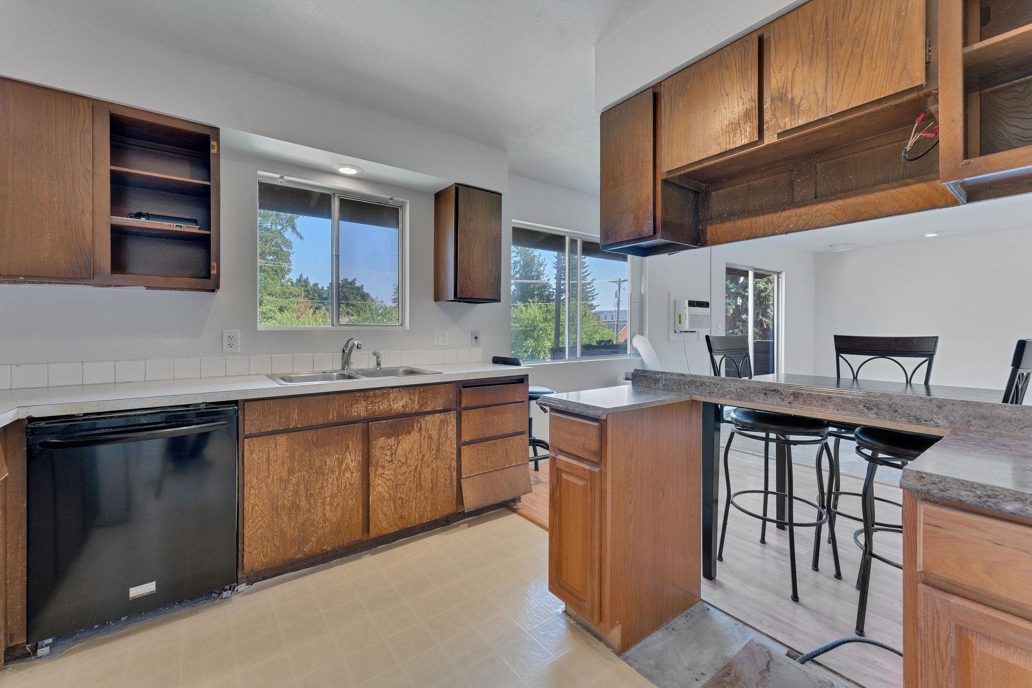 219 North University Road Spokane Valley, WA 99206 - Photo 11 of 49