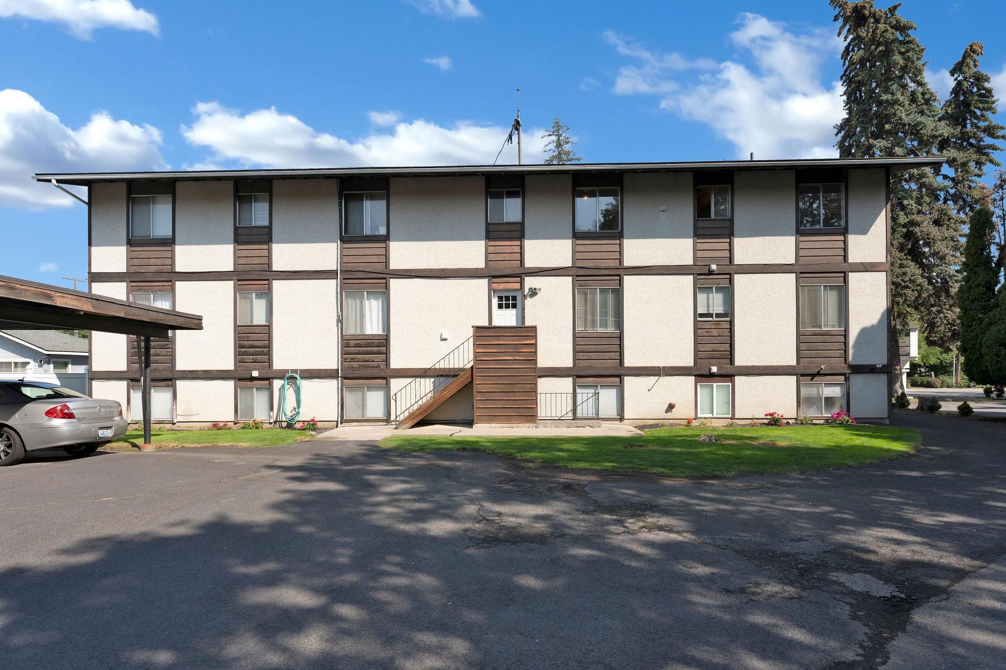 219 North University Road Spokane Valley, WA 99206 - Photo 2 of 49