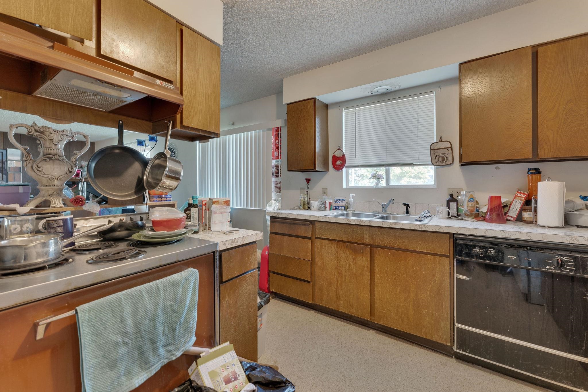 219 North University Road Spokane Valley, WA 99206 - Photo 30 of 49