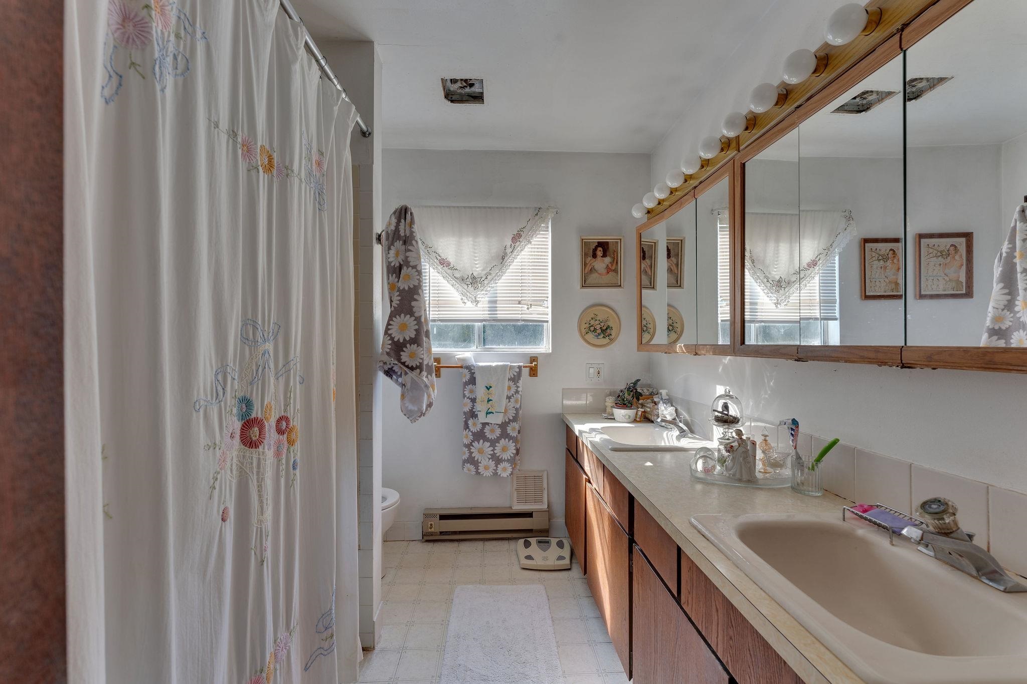 219 North University Road Spokane Valley, WA 99206 - Photo 38 of 49