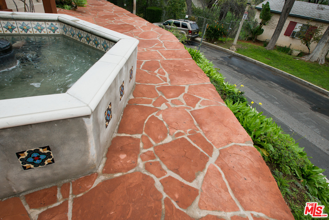 3937 Roderick Road Los Angeles, CA 90065 - Photo 3 of 28 a view of backyard with outdoor space