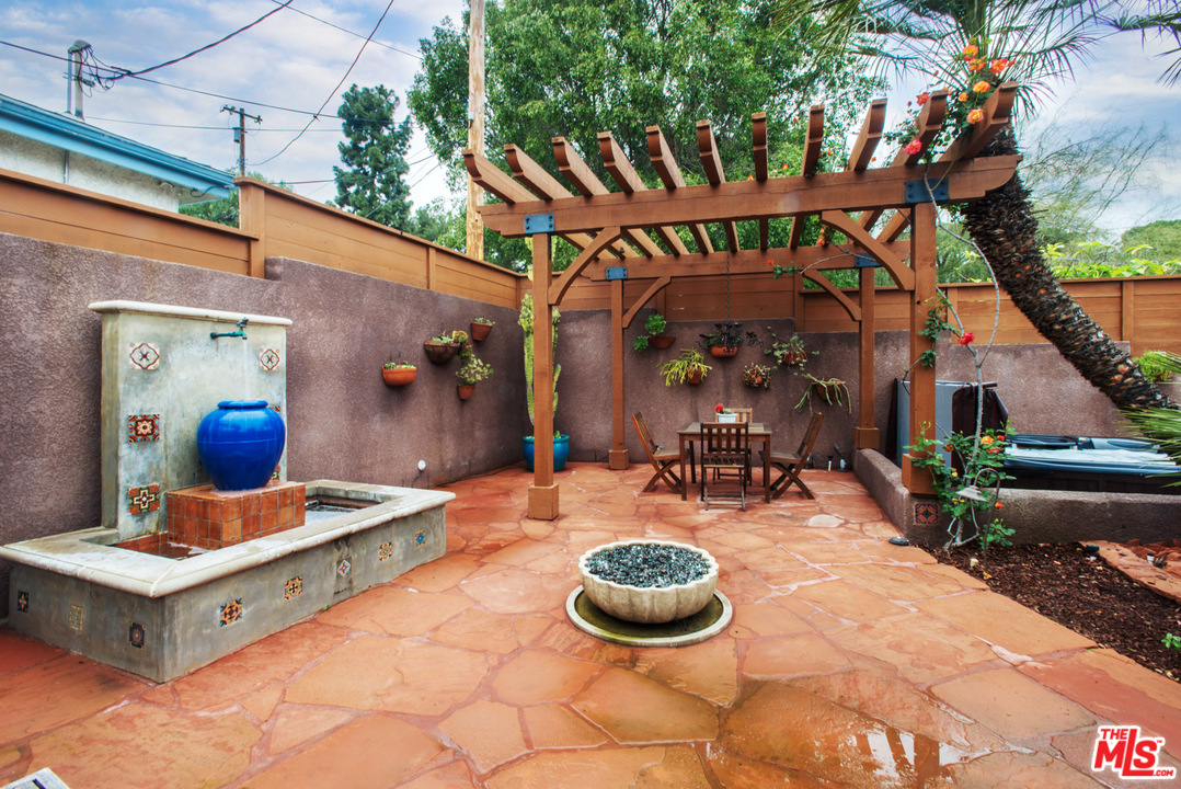 3937 Roderick Road Los Angeles, CA 90065 - Photo 24 of 28 a outdoor space with the benches