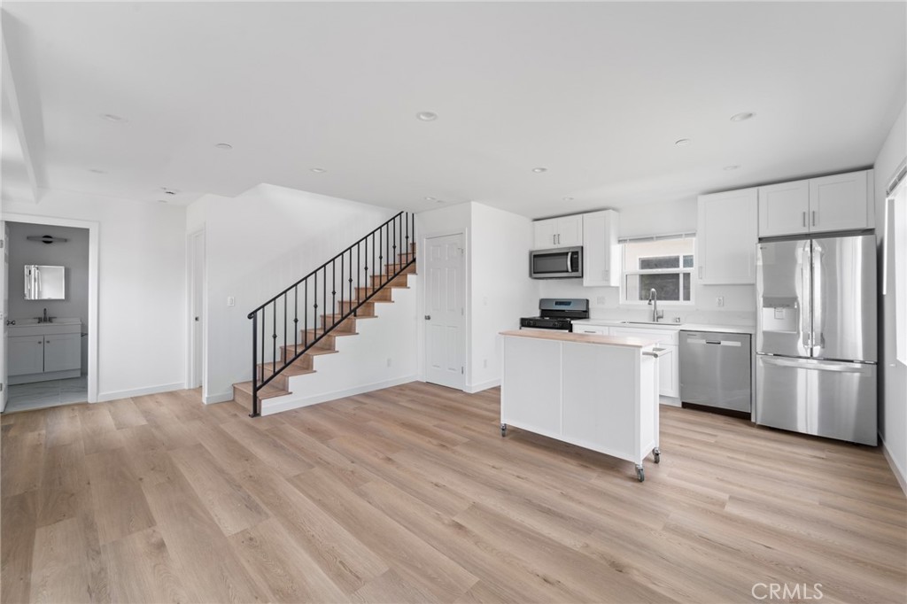 18656 Runnymede Street Reseda, CA 91335 - Photo 12 of 58