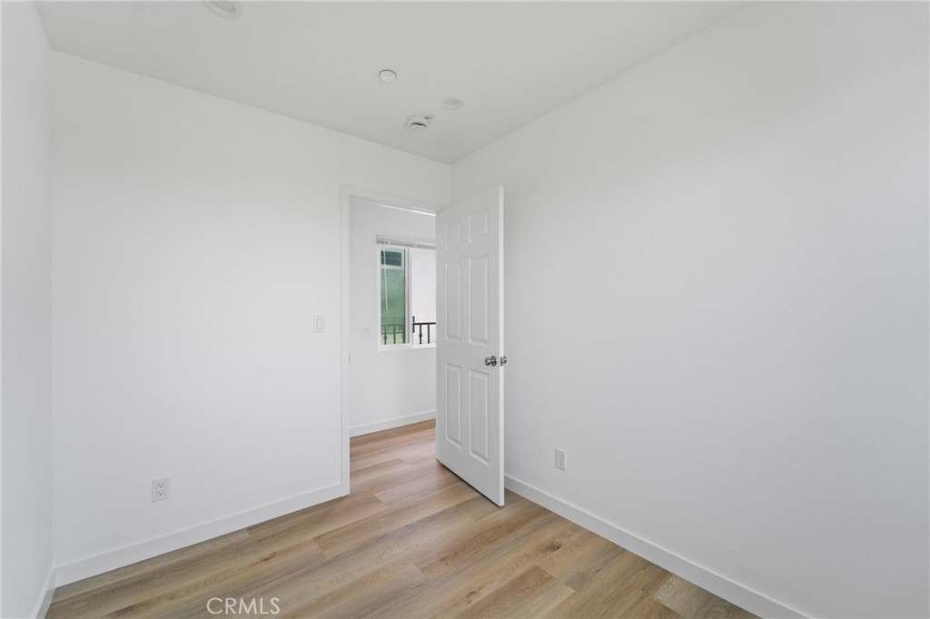 18656 Runnymede Street Reseda, CA 91335 - Photo 27 of 58