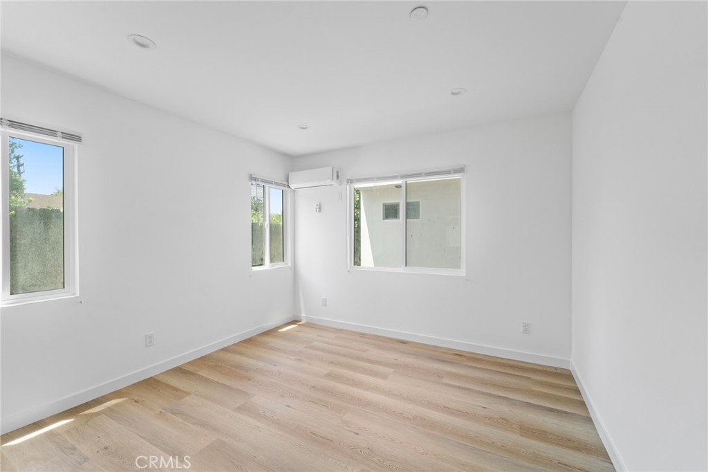 18656 Runnymede Street Reseda, CA 91335 - Photo 33 of 58