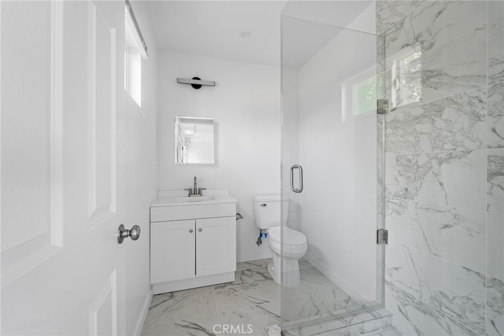 18656 Runnymede Street Reseda, CA 91335 - Photo 35 of 58