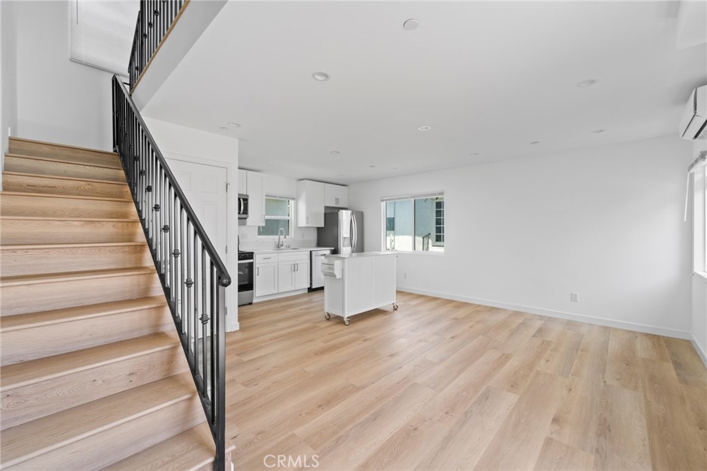 18656 Runnymede Street Reseda, CA 91335 - Photo 5 of 58