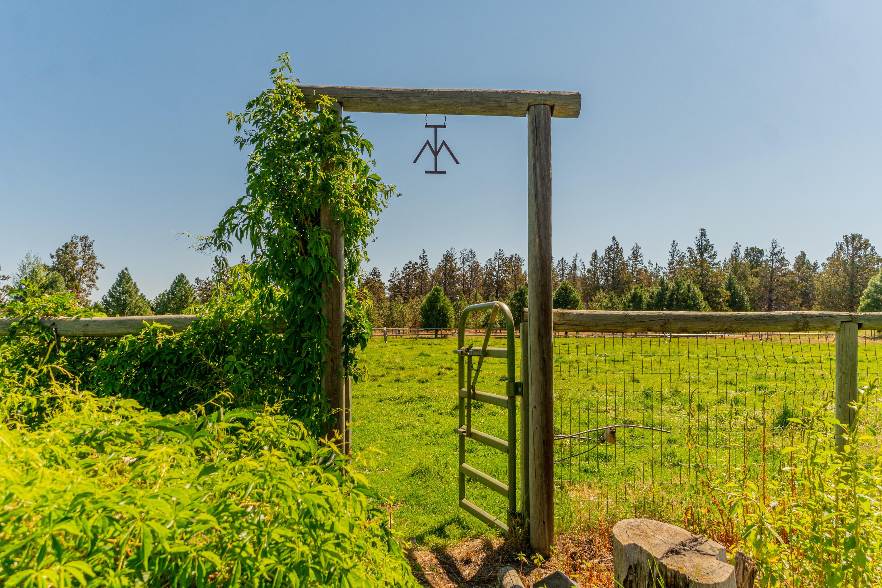 21621 Northeast Butler Market Road Bend, OR 97701 - Photo 55 of 79 108