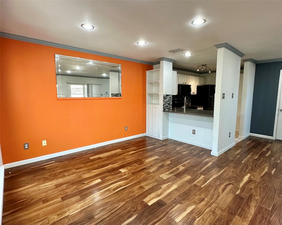 2018 West Rundberg Lane, Unit 5B Austin, TX 78758 - Photo 4 of 23 a view of a livingroom with a furniture