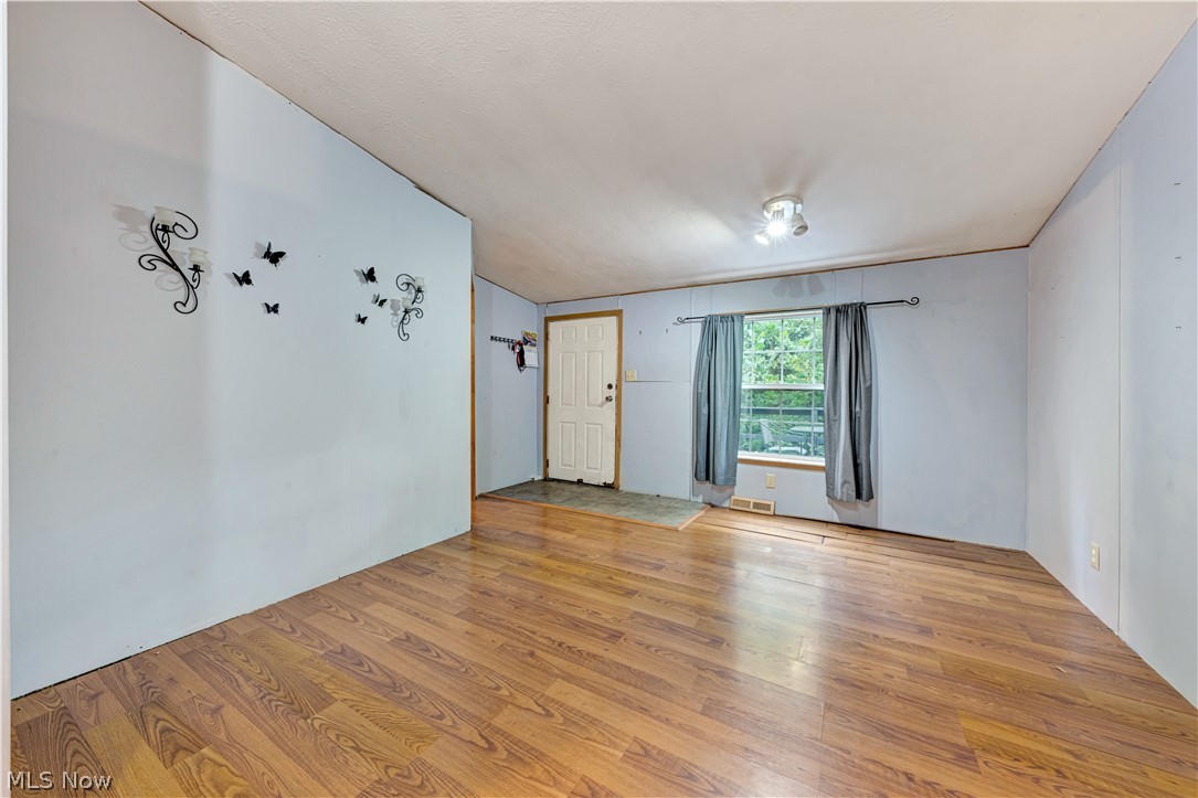 12422 Leslie Road Lisbon, OH 44432 - Photo 6 of 29