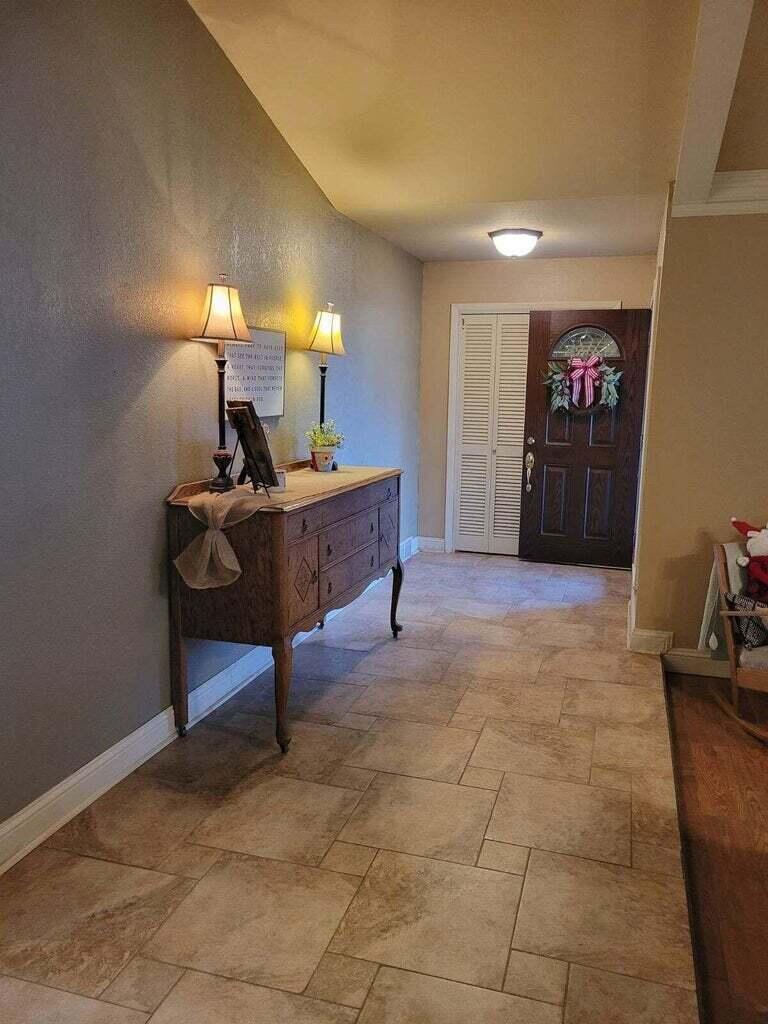 1111 Holliday Drive Plainview, TX 79072 - Photo 3 of 24 3