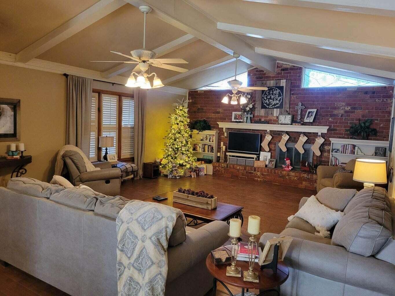 1111 Holliday Drive Plainview, TX 79072 - Photo 4 of 24 4