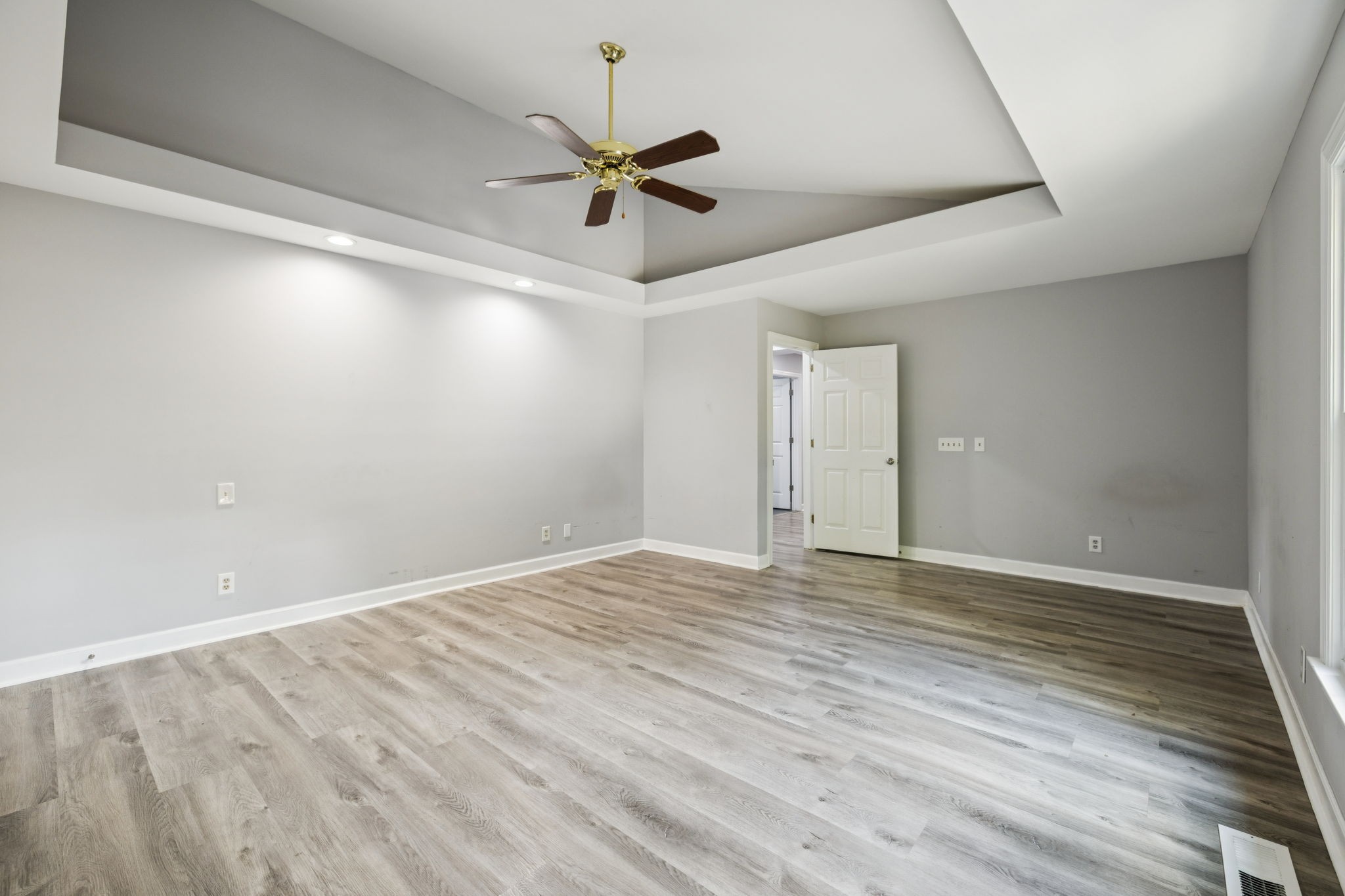 102 Warren Place Dickson, TN 37055 - Photo 25 of 52 wooden floor in an empty room