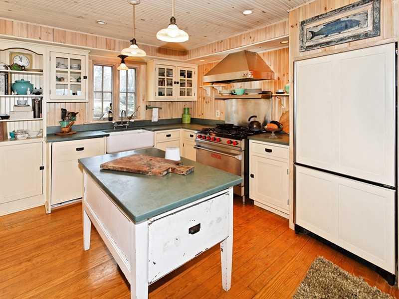 51 Penobscot Road New Harbor, ME 04554 - Photo 11 of 29 Kitchen.
