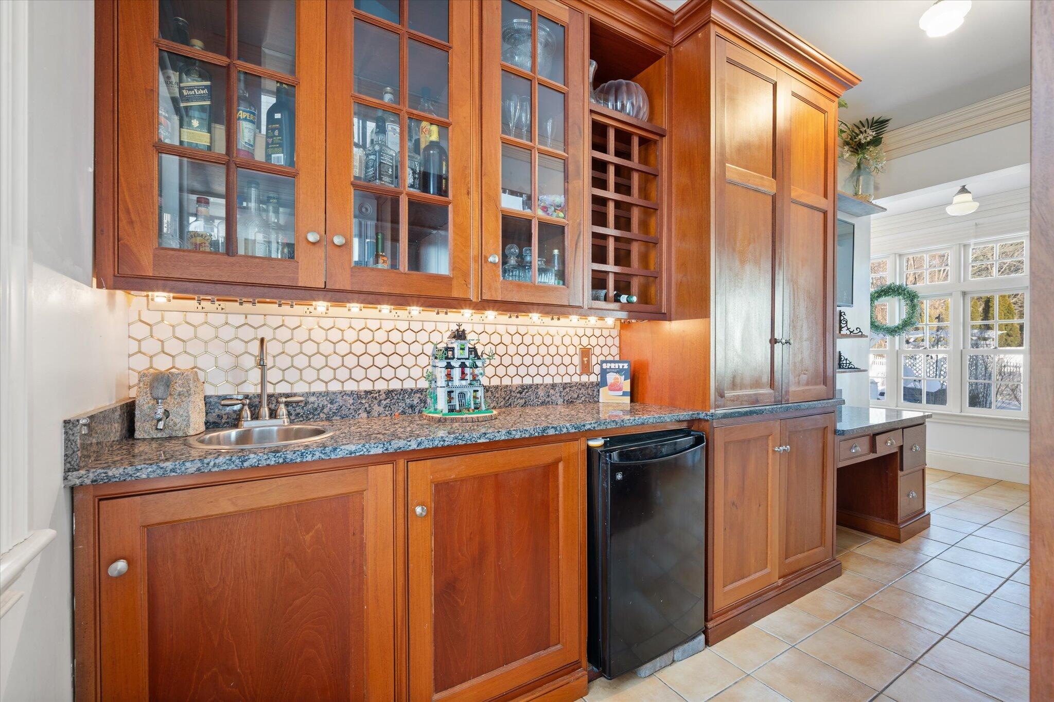 431 Hammond Street Bangor, ME 04401 - Photo 22 of 75 41-Kitchen