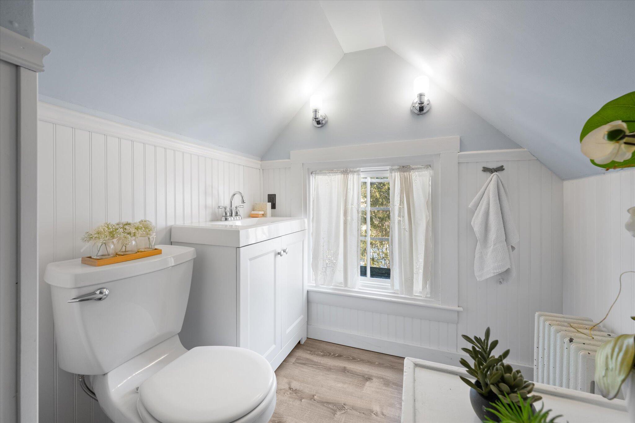 431 Hammond Street Bangor, ME 04401 - Photo 50 of 75 69-Bathroom 3