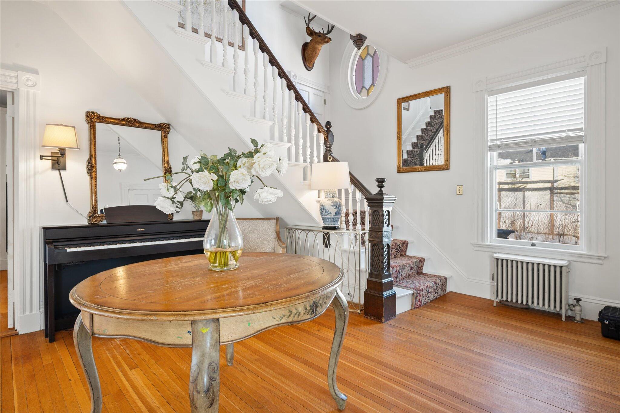 431 Hammond Street Bangor, ME 04401 - Photo 5 of 75 24-Foyer