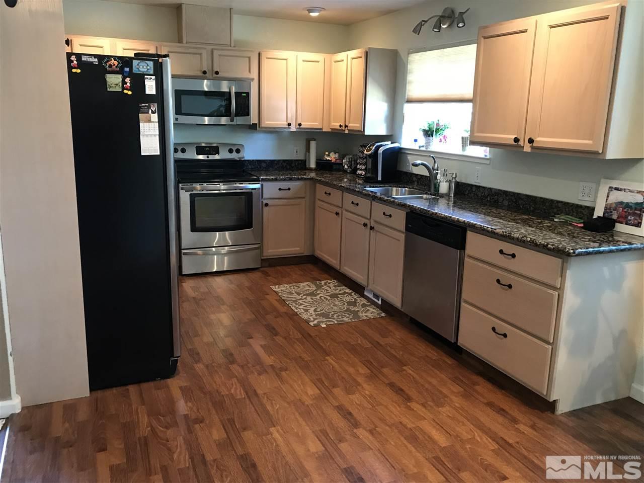 1474 Washington Street Reno, NV 89503 - Photo 4 of 24 Photo 4