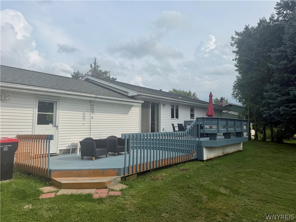 4812 Cottage Road Royalton, NY 14094 - Photo 22 of 23 Oversized deck