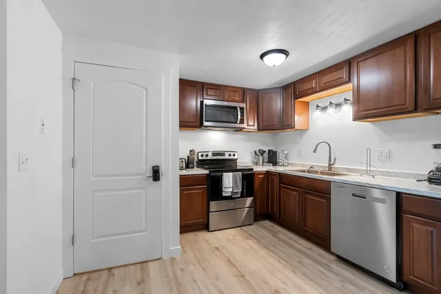 $149,900 | 2130 Elm View Drive, Unit F, Green Bay, WI 54304