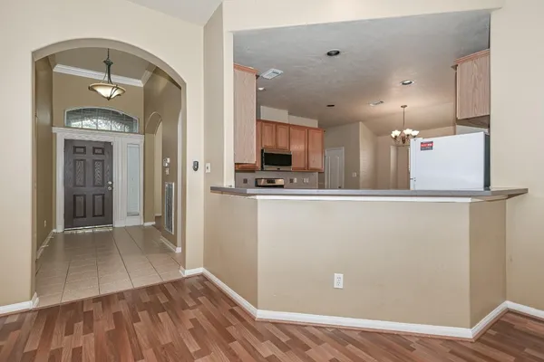 $2,225 | 10002 Forest Spring Lane, Pearland, TX 77584