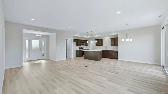 $384,900 | 1333 Zenos Boulevard, Fort Wayne, IN 46818