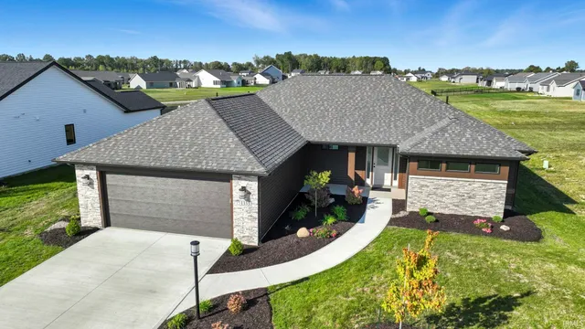 $384,900 | 1333 Zenos Boulevard, Fort Wayne, IN 46818