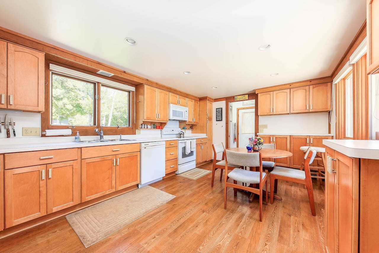 7698 South Dunns Farm Road Maple City, MI 49664 - Photo 22 of 42 1875251-21.JPG