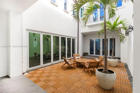 $2,995,000 | 533 Anastasia Avenue, Unit 533, Coral Gables, FL 33134