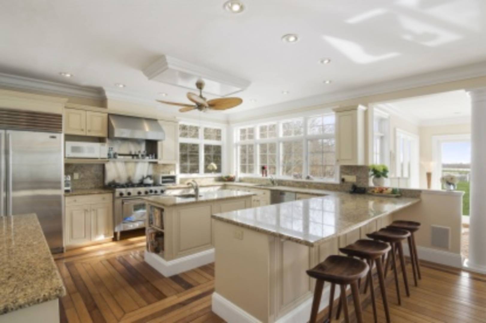 32 Meadow Court Bridgehampton, NY 11932 - Photo 2 of 15