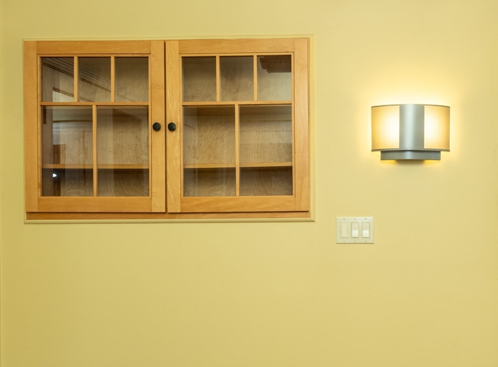 6 Island Park Road Ipswich, MA 01938 - Photo 13 of 41 a view of a house entryway