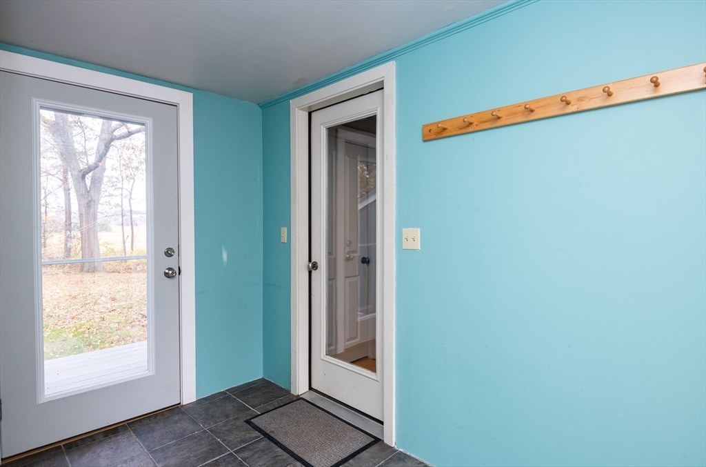 6 Island Park Road Ipswich, MA 01938 - Photo 5 of 41 a view of an empty room and window