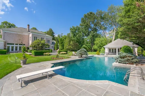 $3,950,000 | 8 High Meadow Court, Glen Head, NY 11545