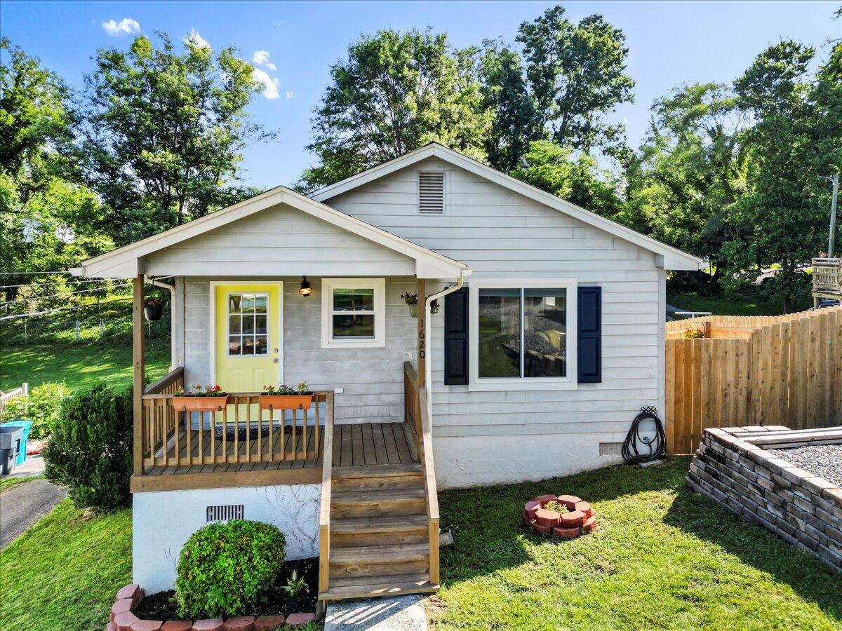 1620 Redwood Road Southeast Roanoke, VA 24014 - Photo 2 of 34 07-7
