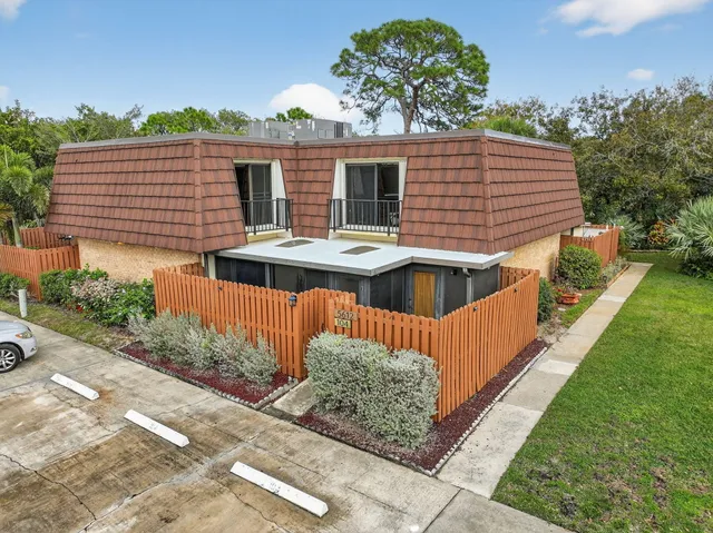 $280,000 | 5612 Southeast Riverboat Drive, Unit 104, Stuart, FL 34997