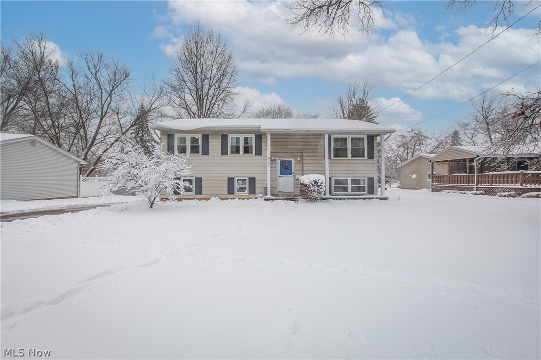 4300 Maplepark Road Stow, OH 44224 - Photo 2 of 19 Front Exterior
