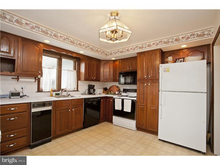 6 Brookhaven Road Wallingford, PA 19086 - Photo 5 of 25 Kitchen