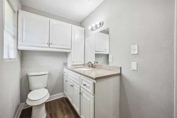 $2,100 | 7150 Mobud Drive, Houston, TX 77074