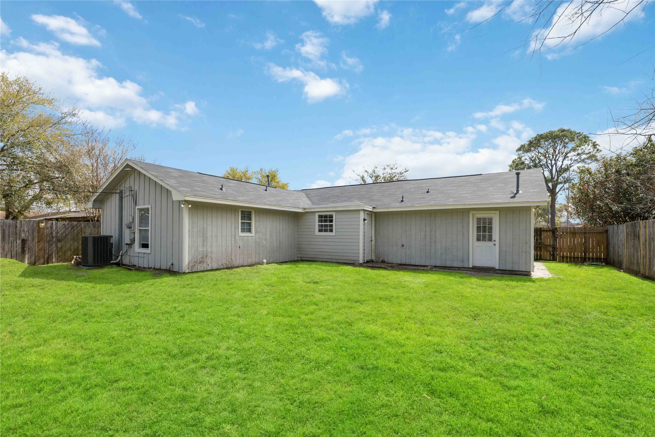 7150 Mobud Drive Houston, TX 77074 - Photo 26 of 29 a view of a backyard of the house