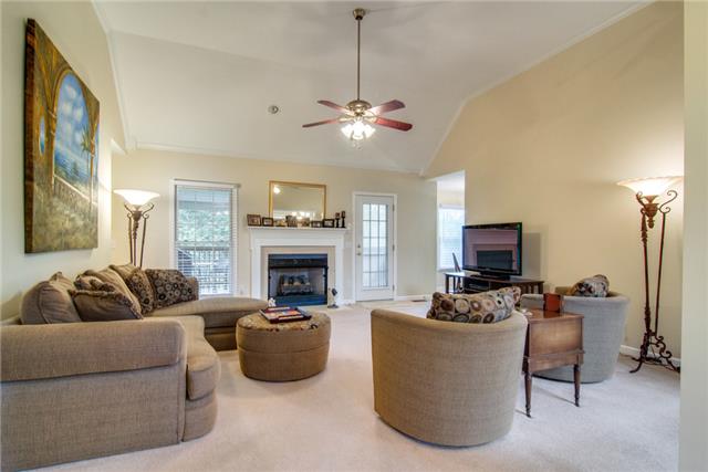 2744 Derby Run Road Springfield, TN 37172 - Photo 3 of 20 Living Room/Great Room.