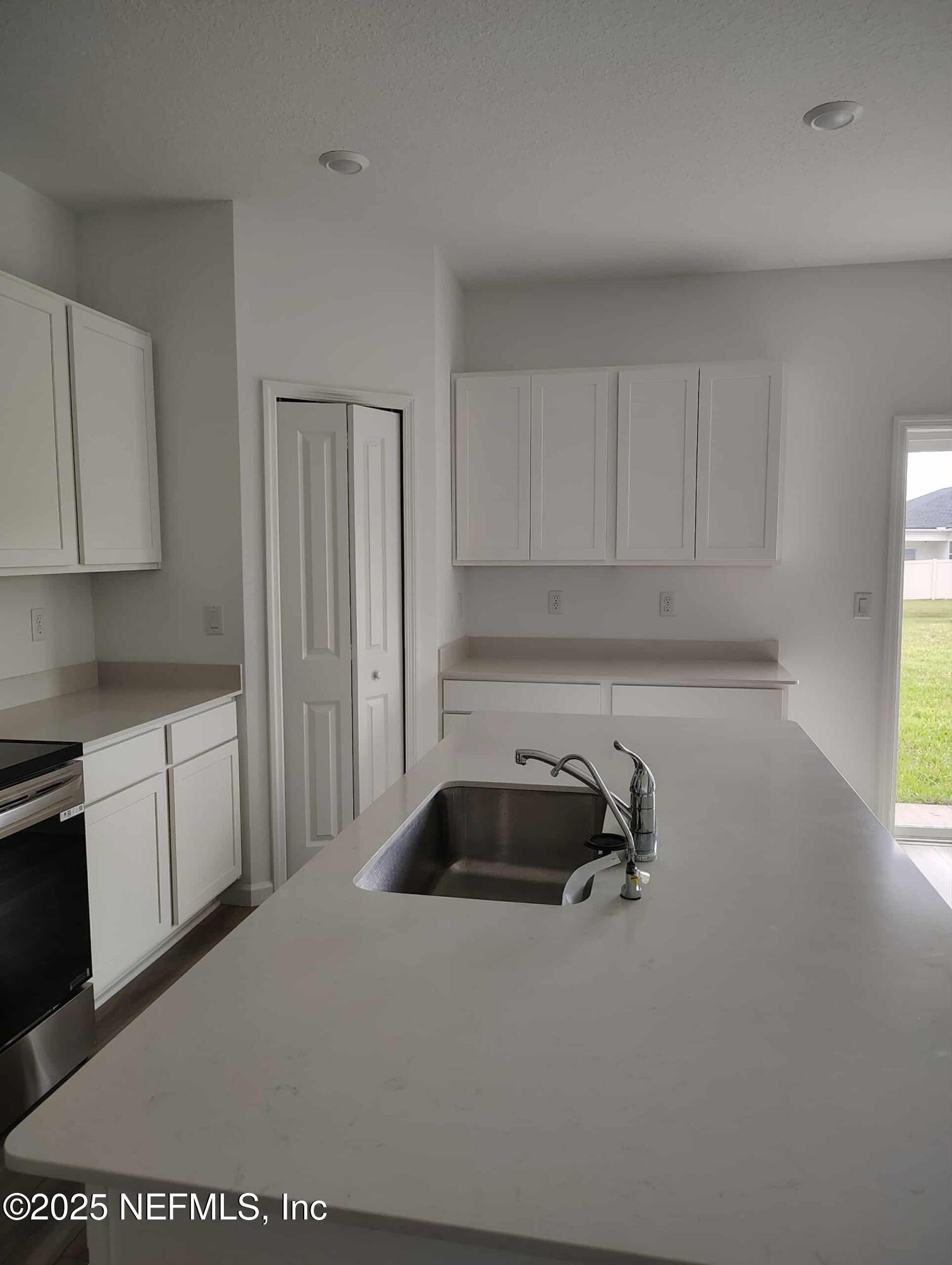 2829 Grand Finale Street Green Cove Springs, FL 32043 - Photo 3 of 22 64115629-a5e2-4129-ae16-07c4ca5e9cb3