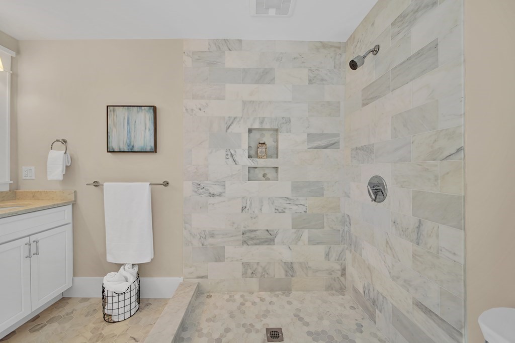 401 Albemarle Road, Unit 2 Newton, MA 02460 - Photo 18 of 42