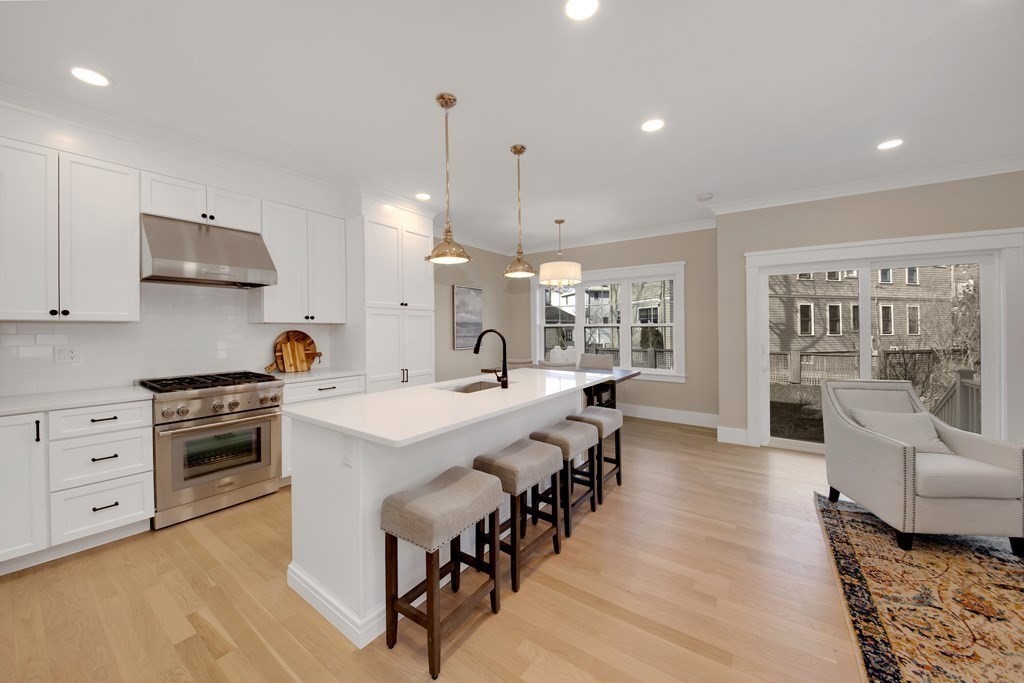 401 Albemarle Road, Unit 2 Newton, MA 02460 - Photo 5 of 42