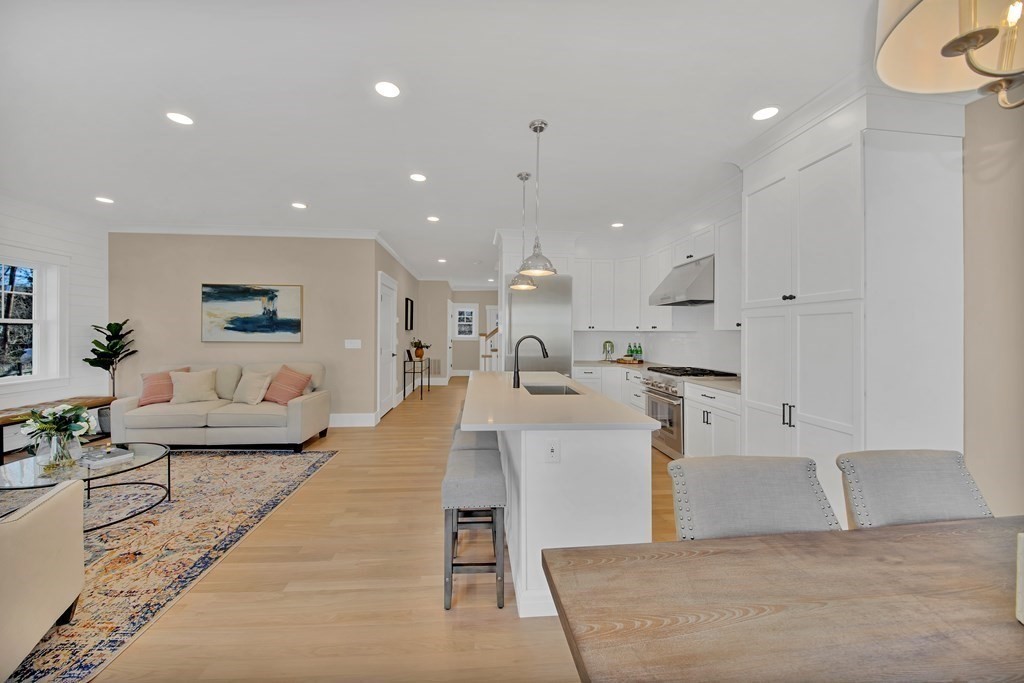 401 Albemarle Road, Unit 2 Newton, MA 02460 - Photo 6 of 42