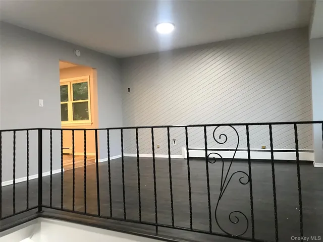 a view of a bunch of street