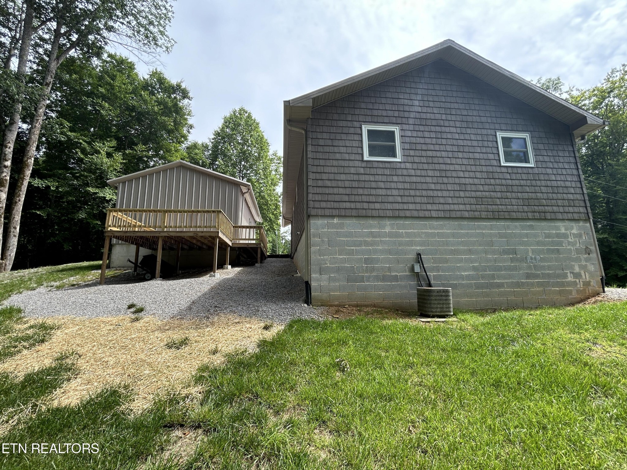 156 Koala Ridge Road Byrdstown, TN 38549 - Photo 12 of 28 Gallery Image 12
