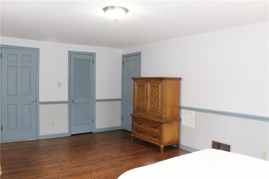 197 Seegar Road Pittsburgh, PA 15241 - Photo 15 of 25 The master suite with walk in closet.