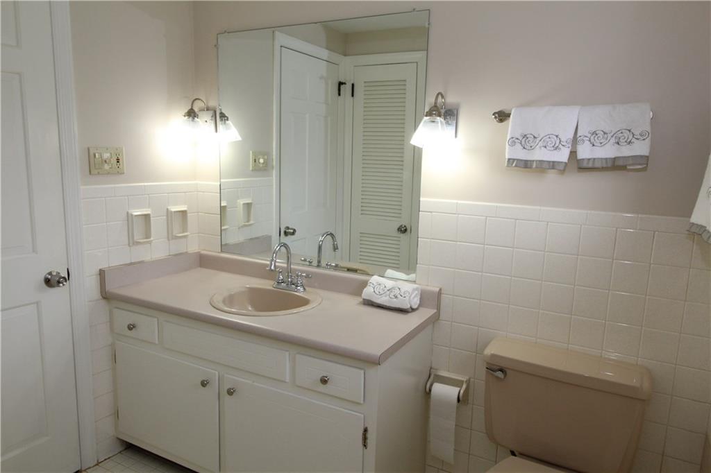 197 Seegar Road Pittsburgh, PA 15241 - Photo 20 of 25 The main bathroom is located so all can get out on time in the morning.