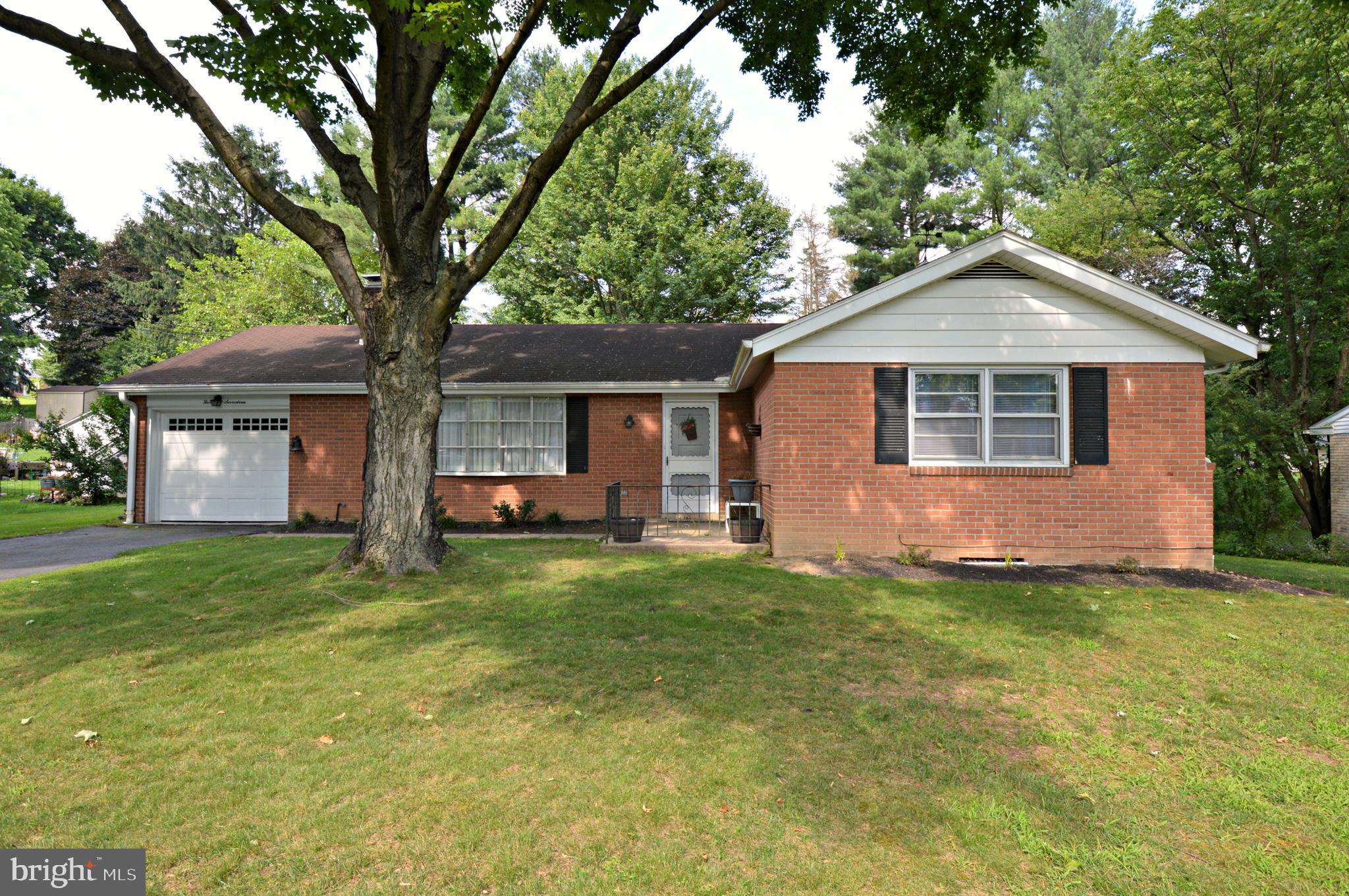 517 Yorktown Road Lancaster, PA 17603 - Photo 1 of 19 Front View