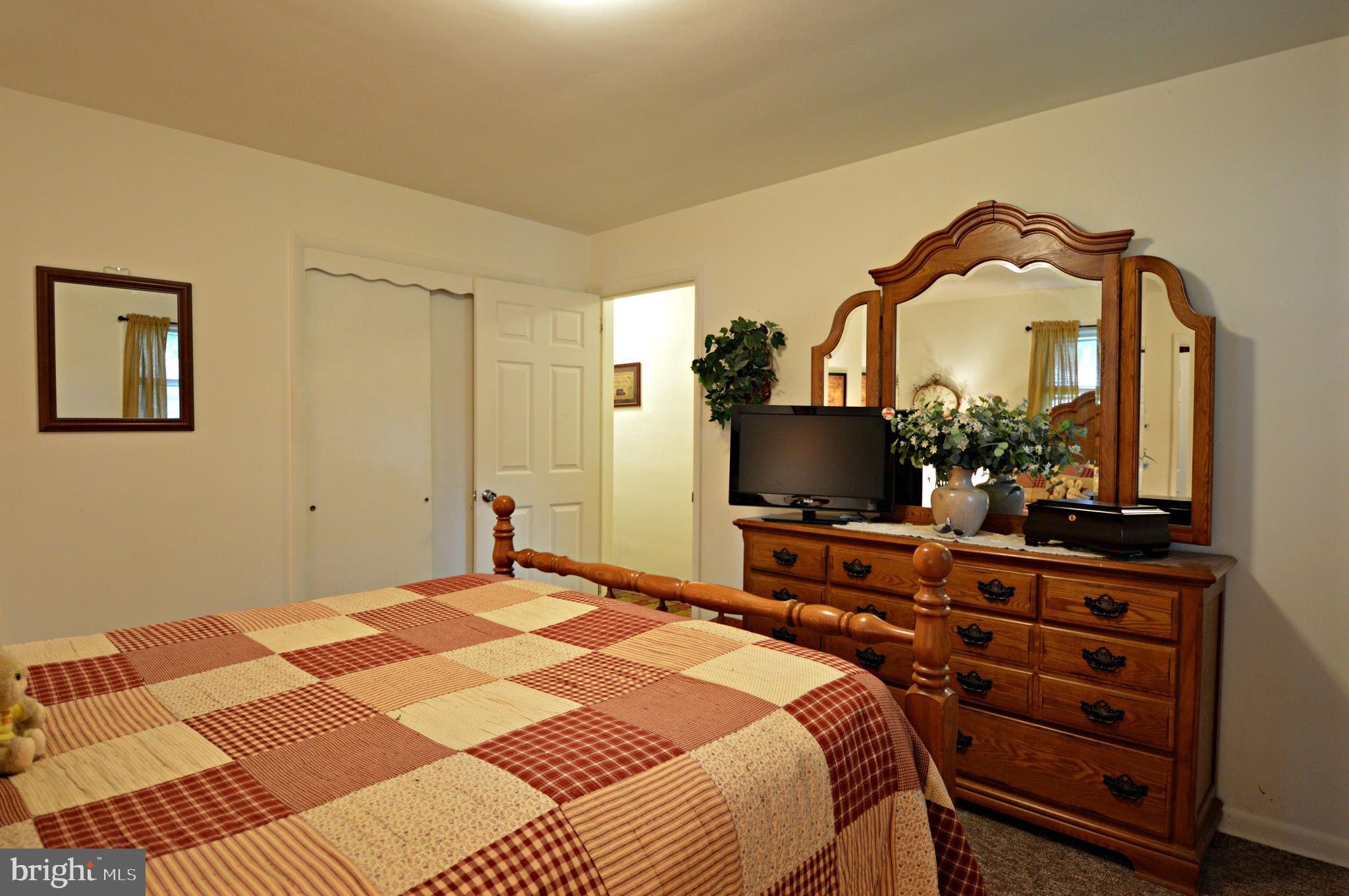 517 Yorktown Road Lancaster, PA 17603 - Photo 12 of 19 Master Bedroom